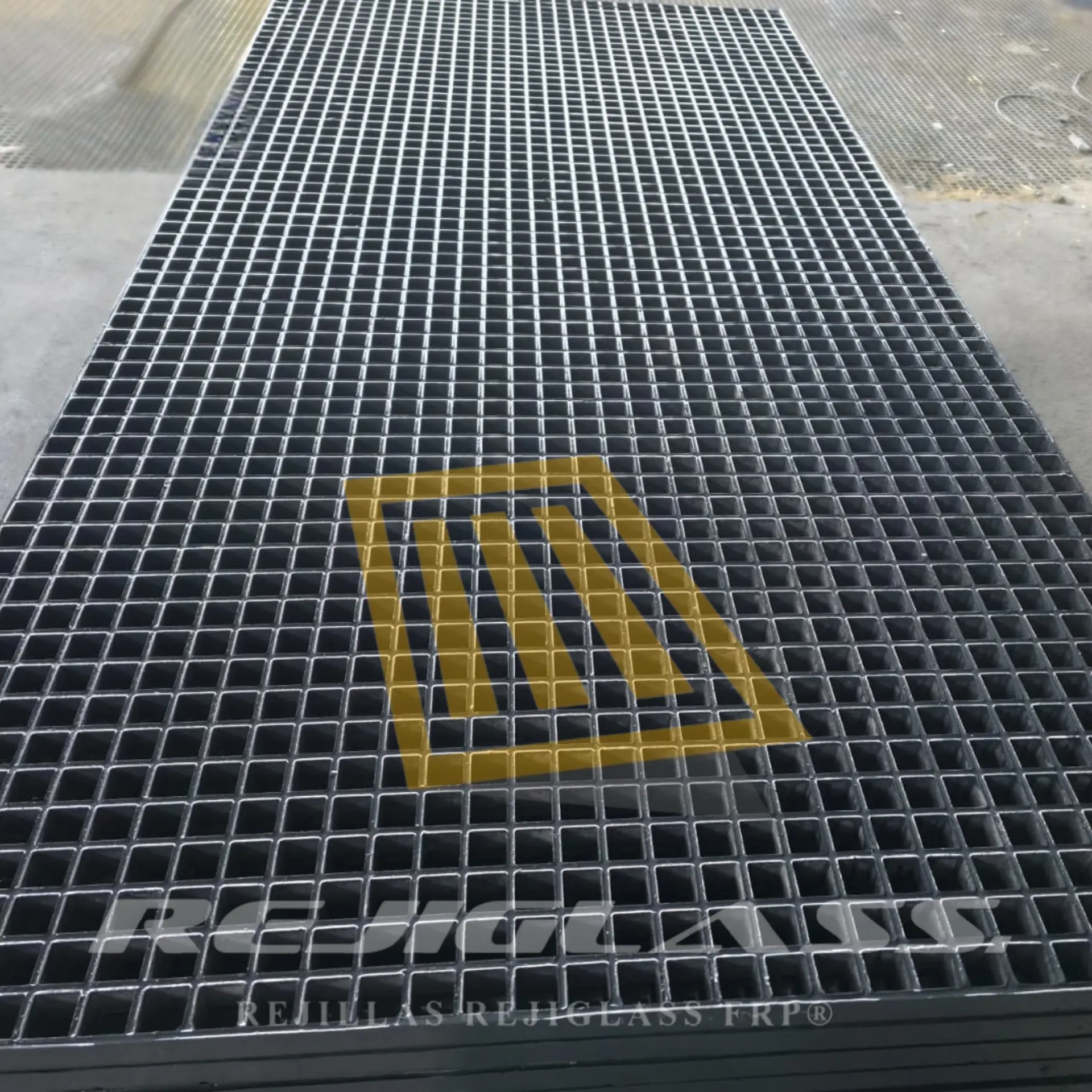 Panel de rejilla moldeada RGM15 con superficie menisco